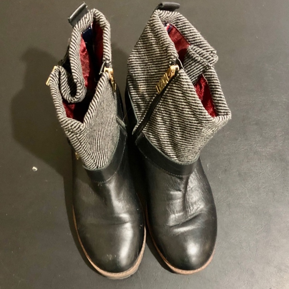Stylish Black and Gray Women's Boots